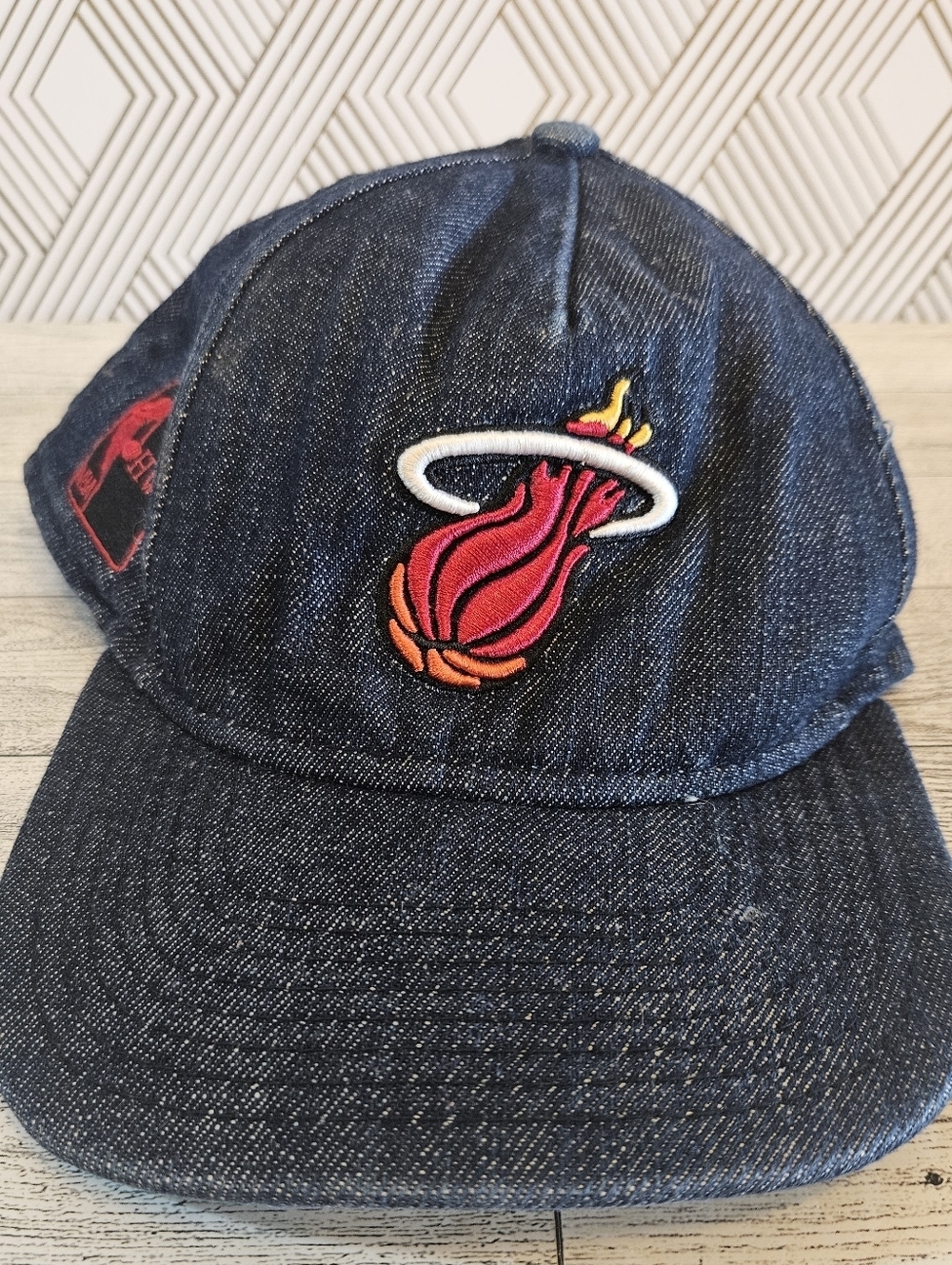 New Era Hardwood Classics NBA Miami Heat Youth Snap Back Cap Denim Embroidered
